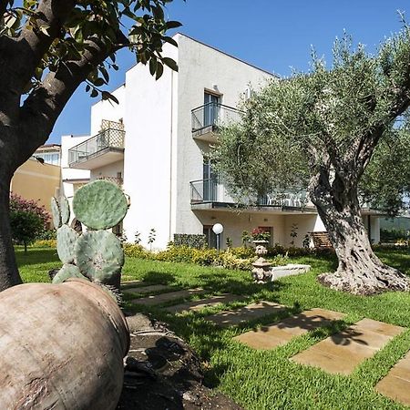 Villa Collina Giardini-Naxos Exterior foto
