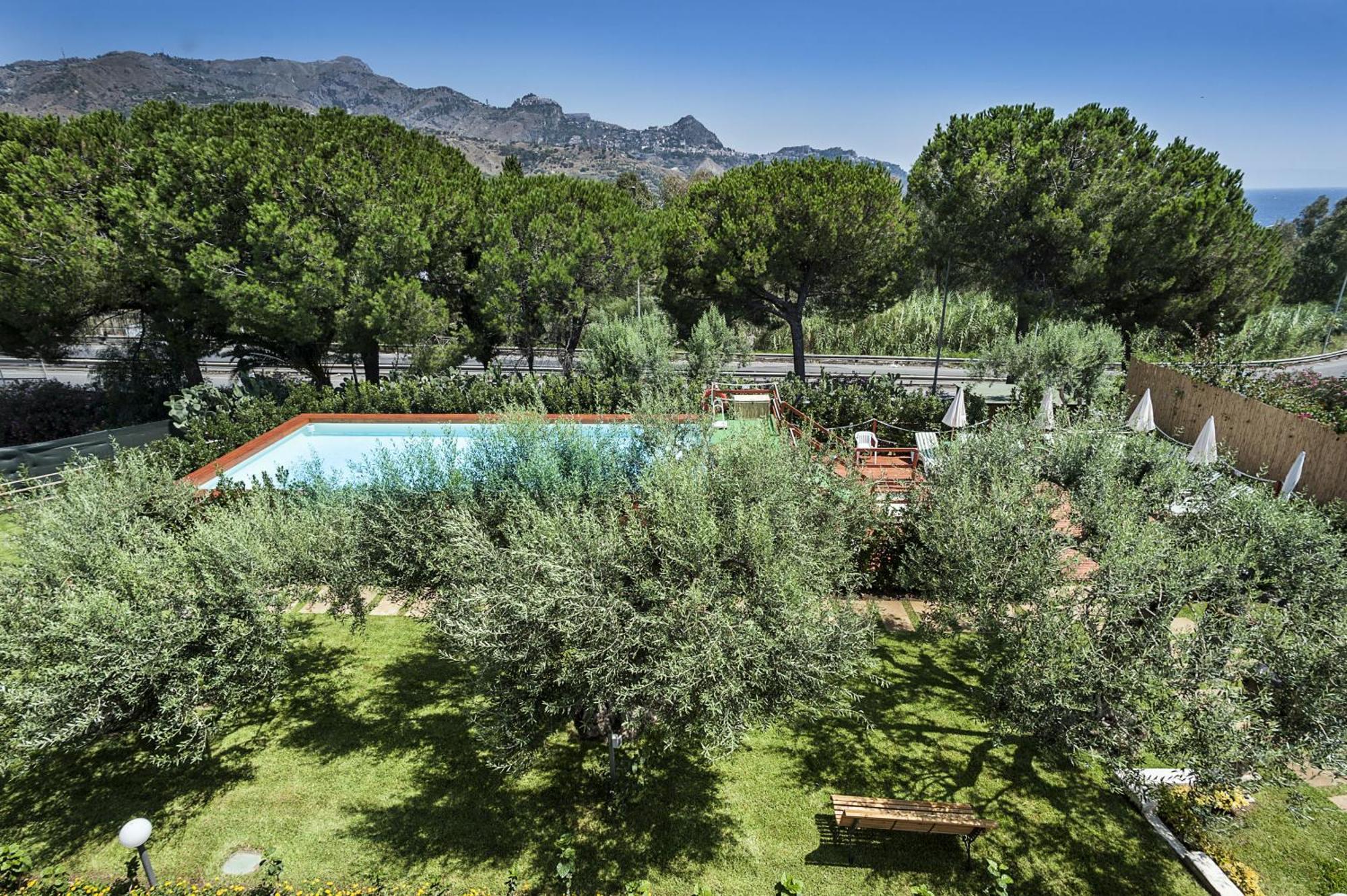 Villa Collina Giardini-Naxos Exterior foto