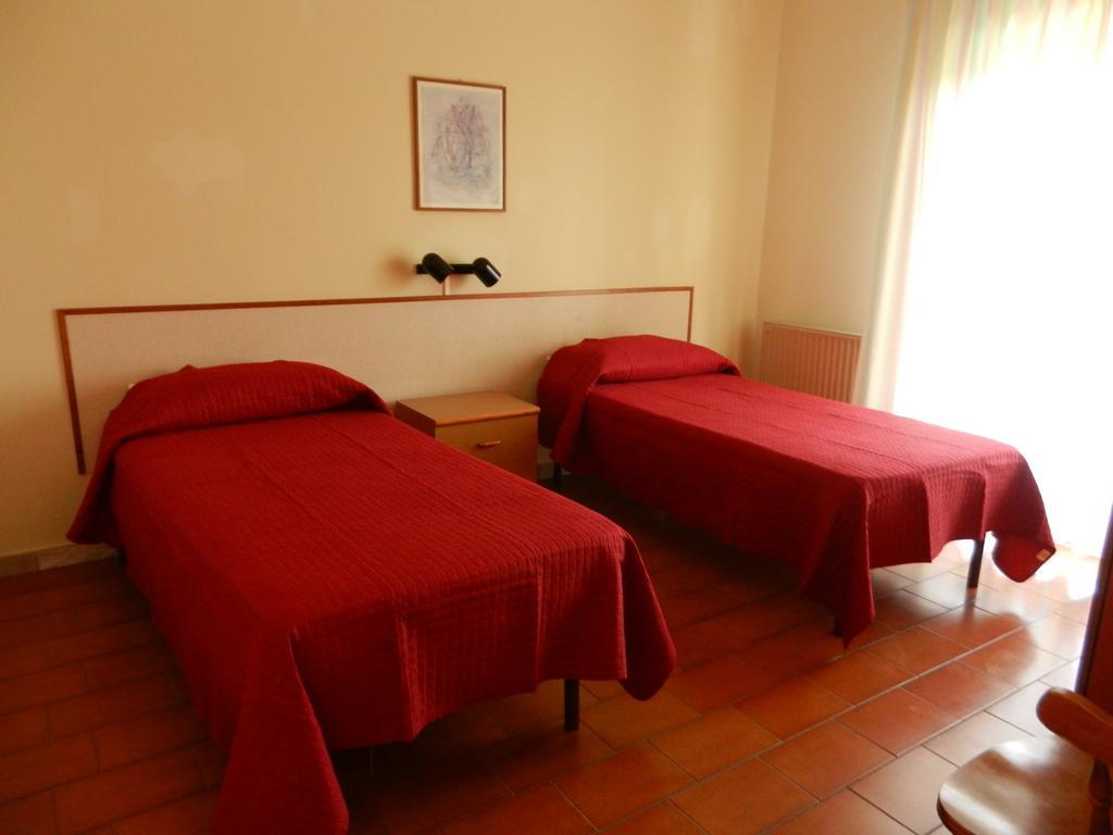 Villa Collina Giardini-Naxos Habitación foto