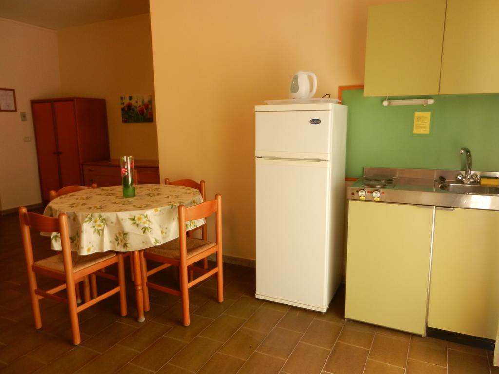 Villa Collina Giardini-Naxos Habitación foto