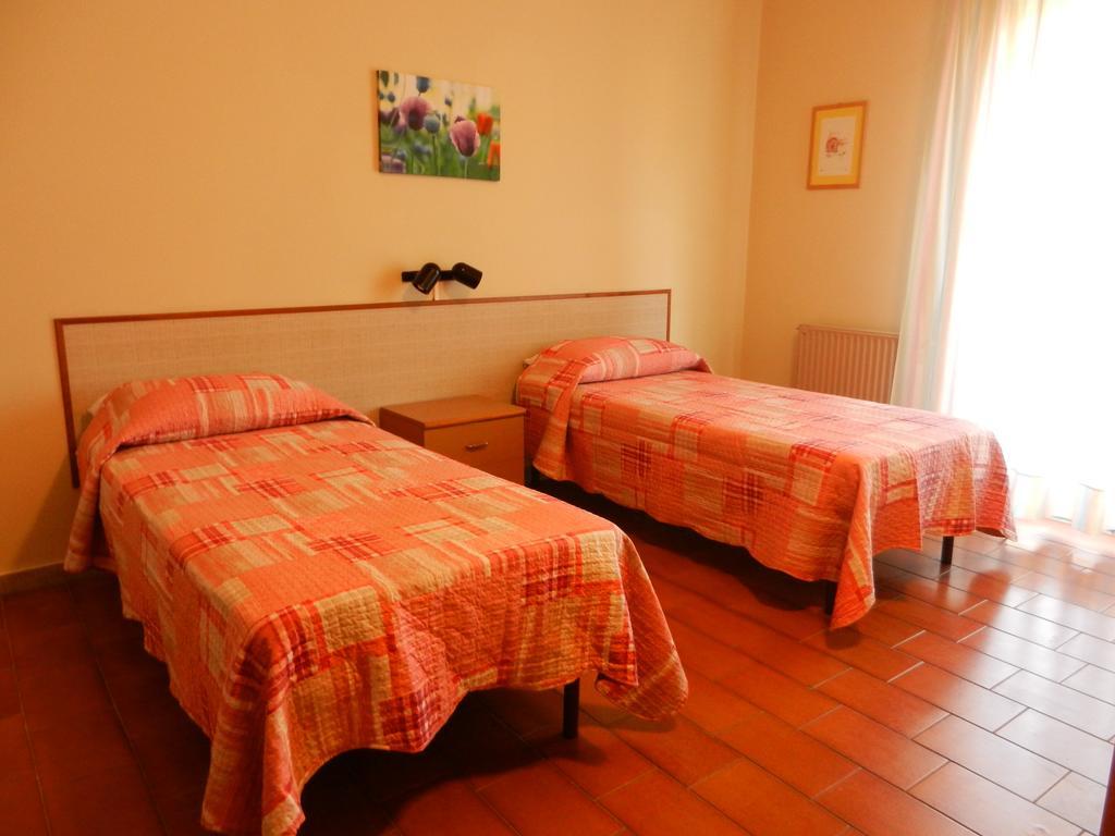 Villa Collina Giardini-Naxos Habitación foto